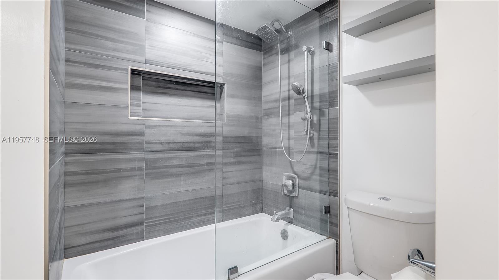 KIMBERLY LAKE VILLAS - Residential