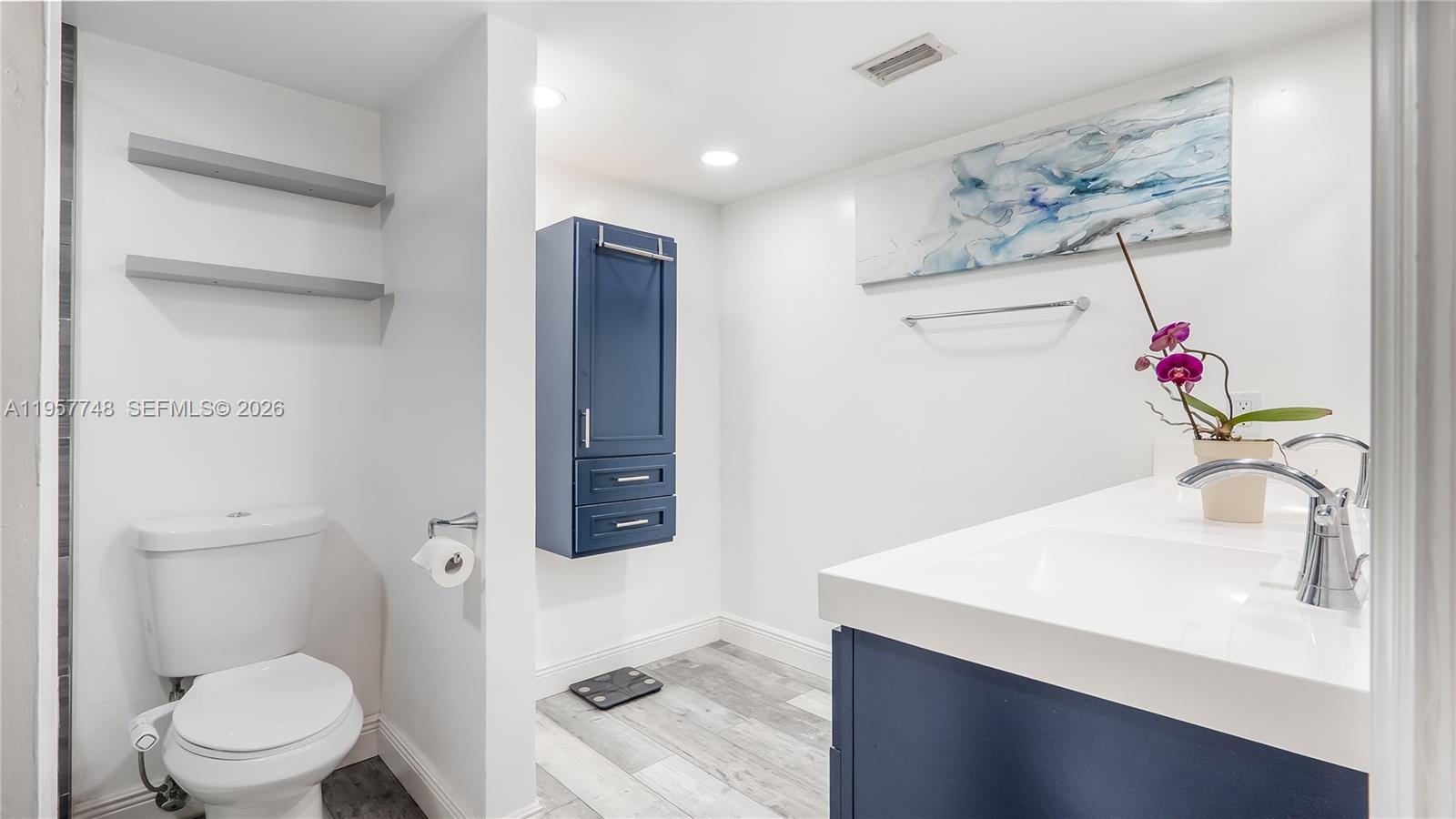 KIMBERLY LAKE VILLAS - Residential