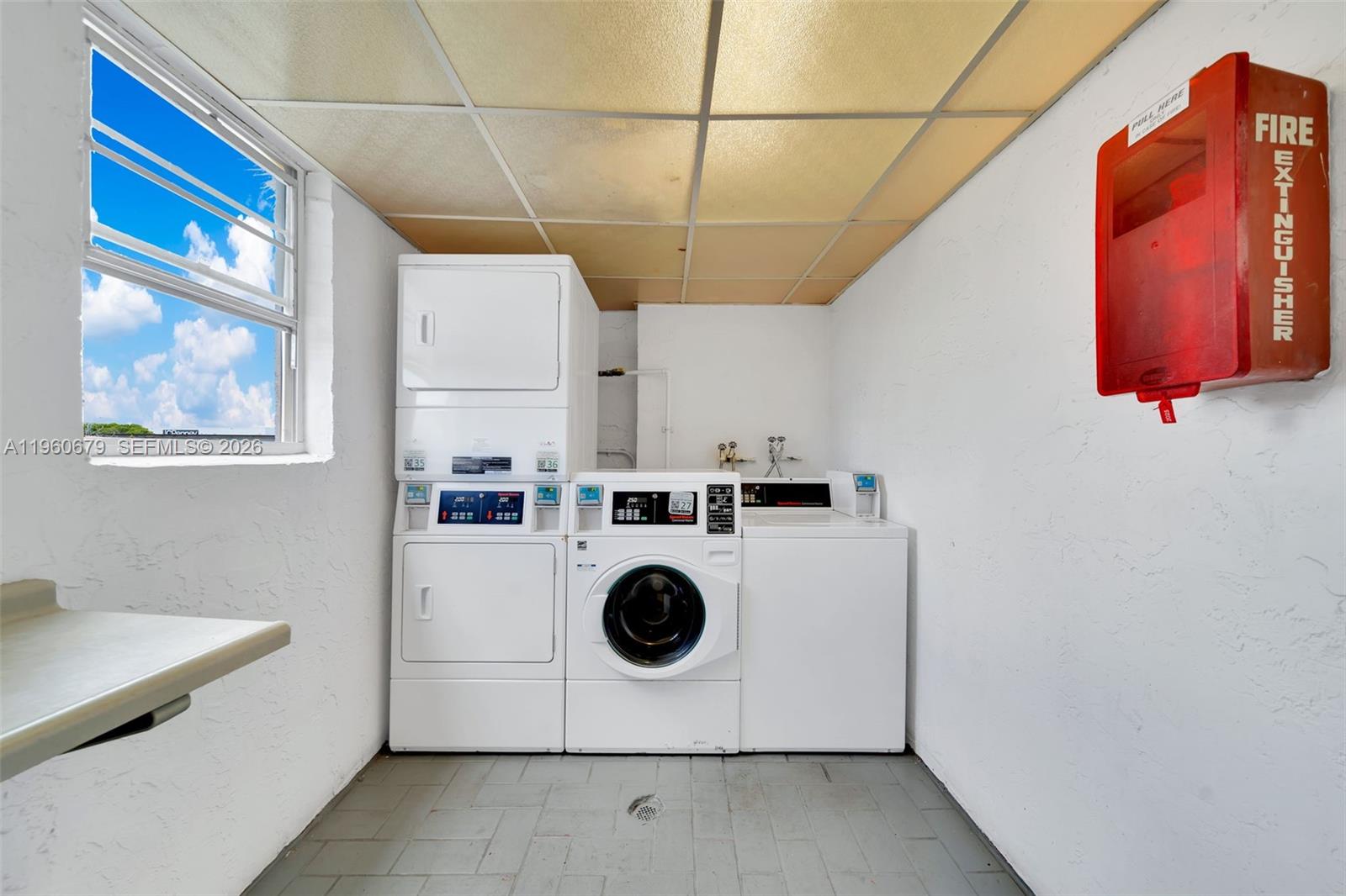 DADELAND GROVE CONDO - Residential