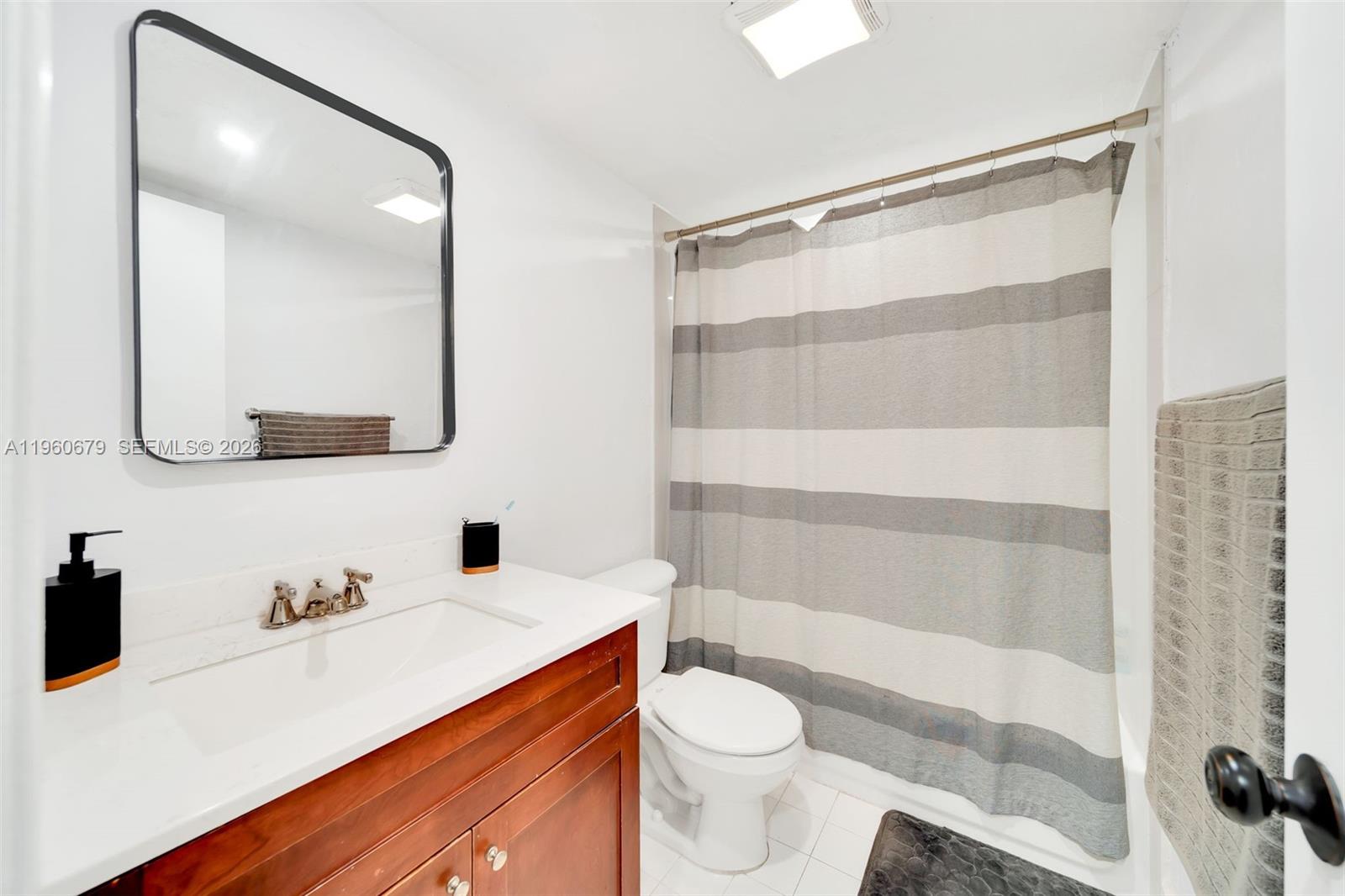 DADELAND GROVE CONDO - Residential