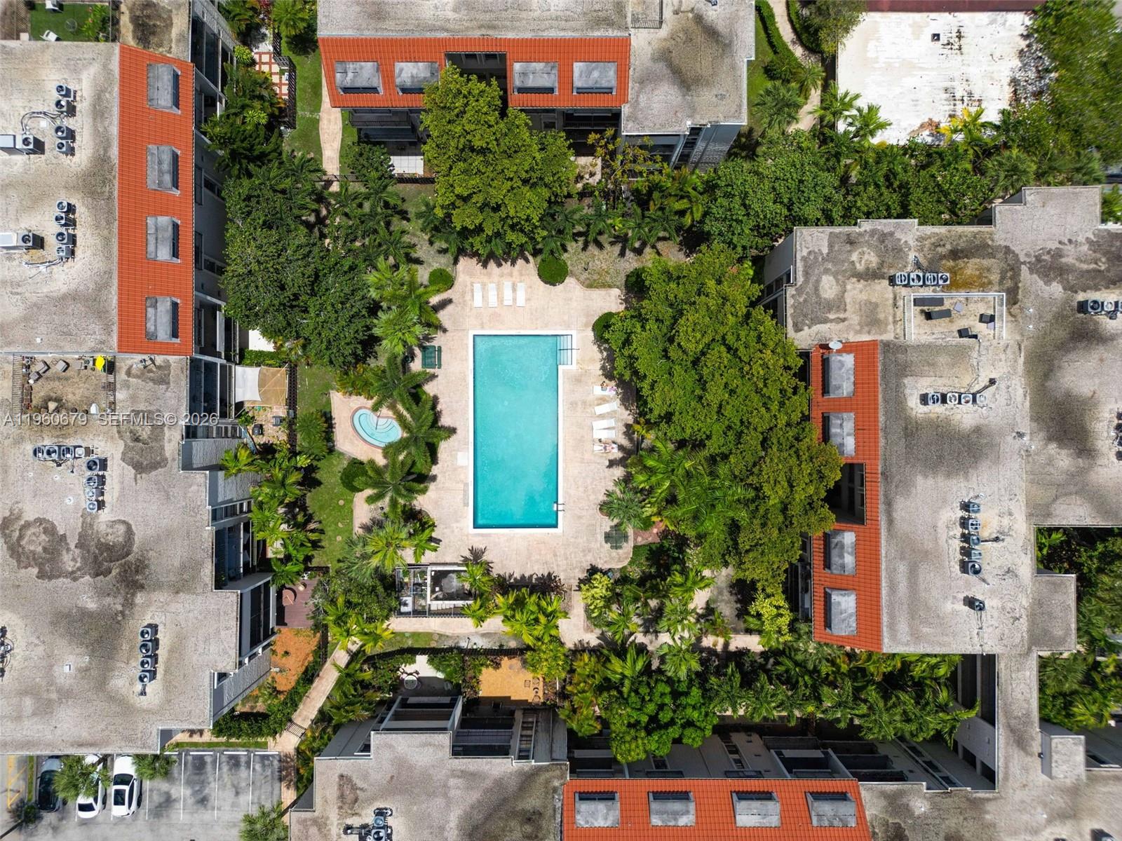 DADELAND GROVE CONDO - Residential