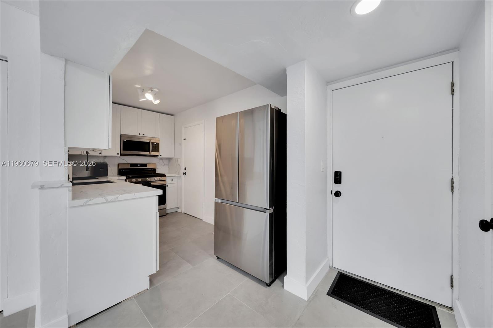 DADELAND GROVE CONDO - Residential