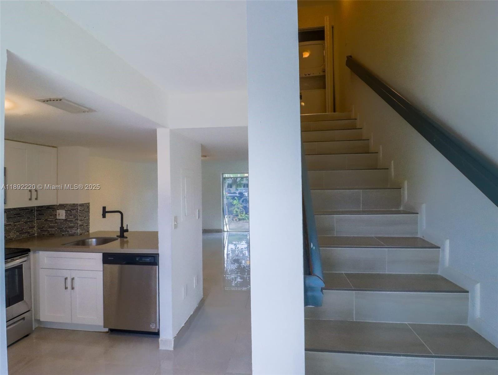 FOREST GREEN CONDO - Residential
