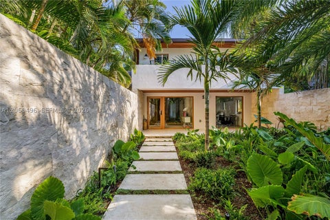Photo of 3600 Stewart Ave, Miami, FL 33133 (MLS # A12060496)