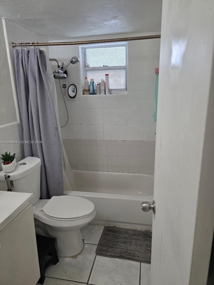 HIALEAH 9TH ADDN - Residential Lease