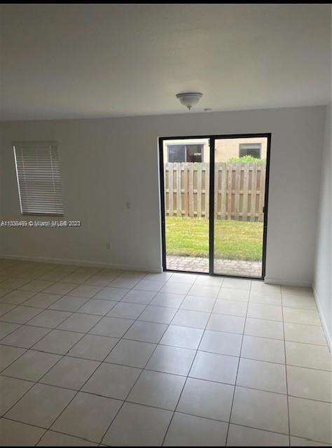 Photo 4 of 9 of listing adedc3b9-0fca-4e80-bd4e-da00c852167d townhome