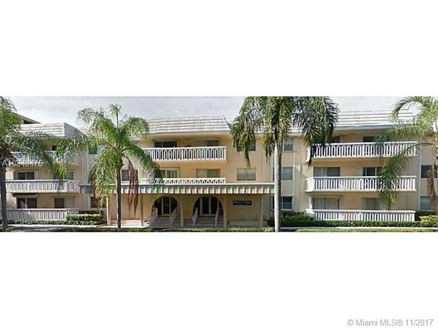 Beautiful and recent remodeled unit. High end appliances. 42" slip on Gables waterways. Must see!!! Great location.