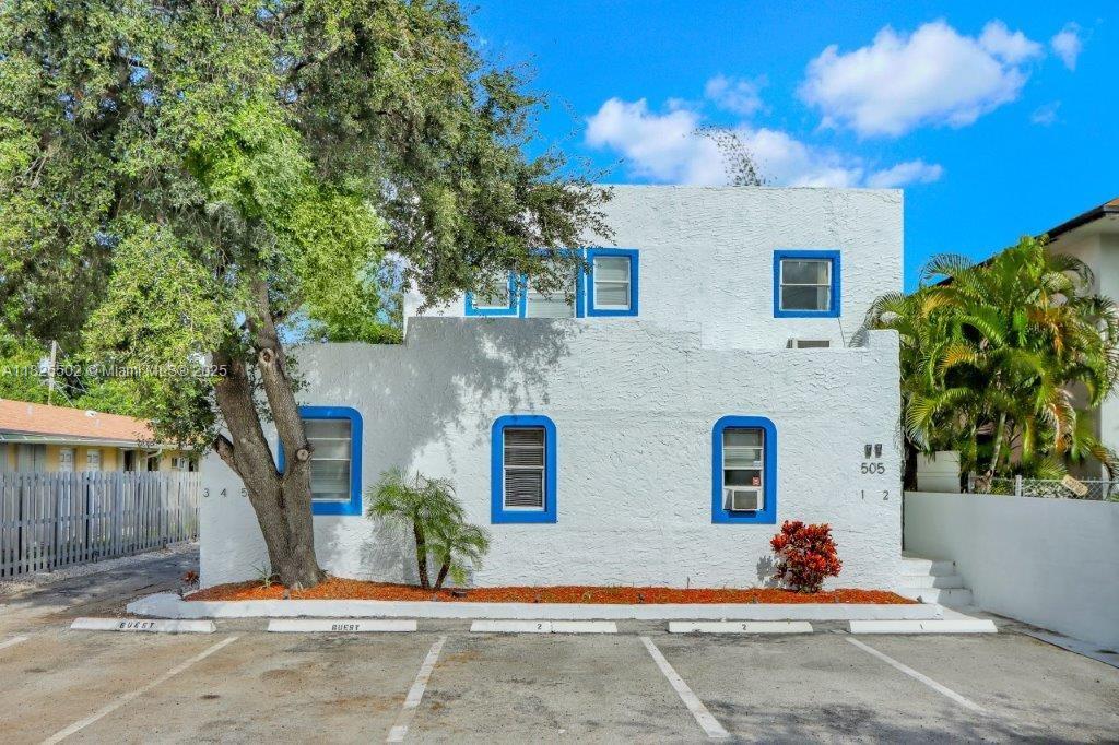 Amazing Opportunity to Own a 6 Unit Multi-Family Complex in the Heart of Fort Lauderdale. This Property Features 6 Fully Furnished Units: 2 2Bed/1 Bath Units, 2 1Bed/1Bath Units and 2 Studios. All The Units Are Fully Equipped with Kitchens and Tons of Closet Space. Property has 10 Parking Spots and On-Site Laundry. All The Units Feature Wood and Tile Floors. Location Offers Easy Access to Port Everglades, Fort Lauderdale-Hollywood International Airport, All Major Roadways, Shopping, Dining, Public Parks and Public Transportation. Just Minutes to the White Sandy Fort Lauderdale Beaches! This property has been on Airbnb management, the yearly revenue is $160k with 86% occupancy (attached document)