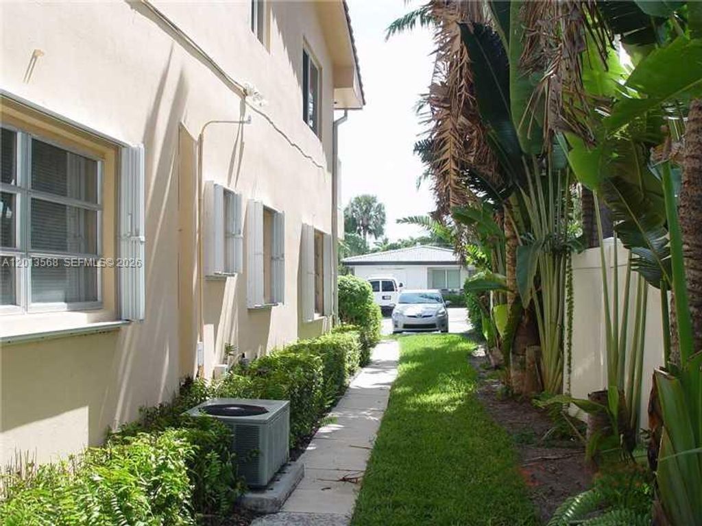 Photo of 2665 Middle River Dr #1, Fort Lauderdale, FL 33306 (MLS # A12013568)