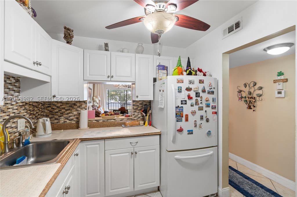 Photo of 1000 Hillcrest Ct #214, Hollywood, FL 33021 (MLS # A12053982)
