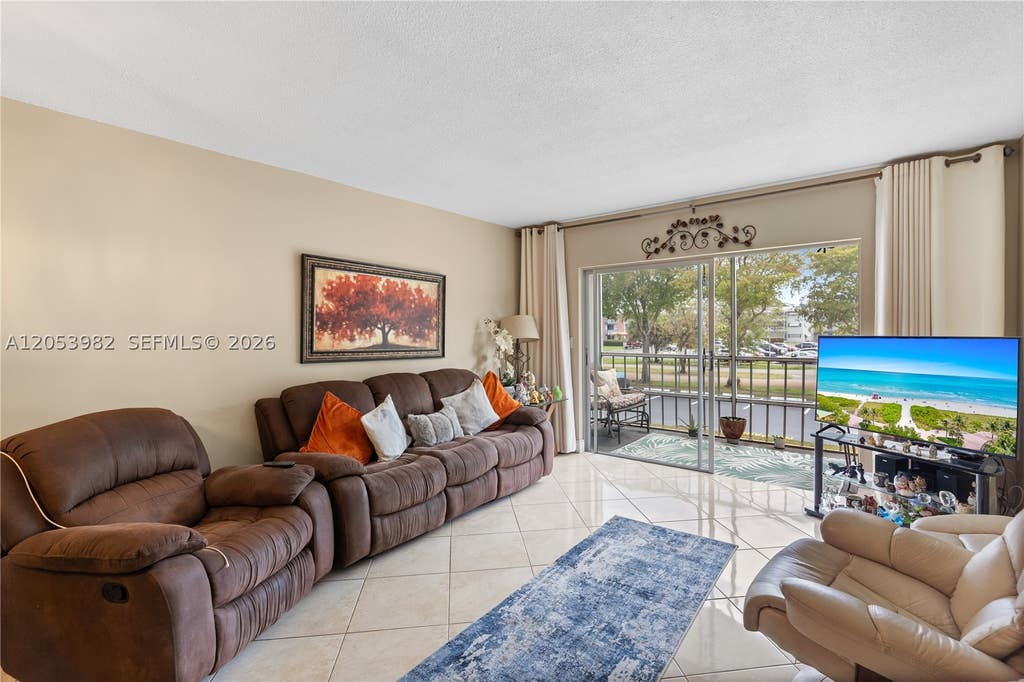 Photo of 1000 Hillcrest Ct #214, Hollywood, FL 33021 (MLS # A12053982)