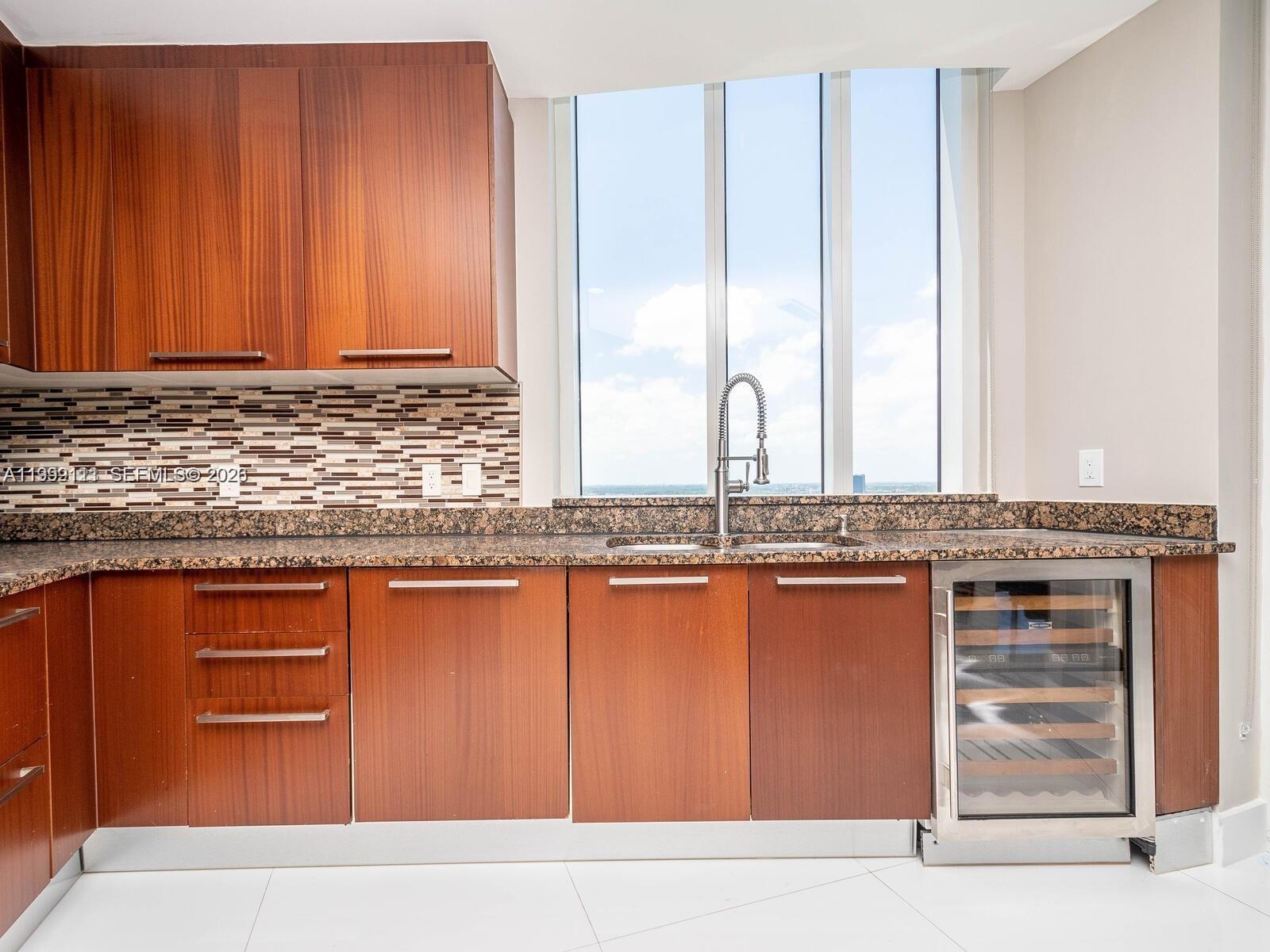 TDR TOWER II CONDO - Residential