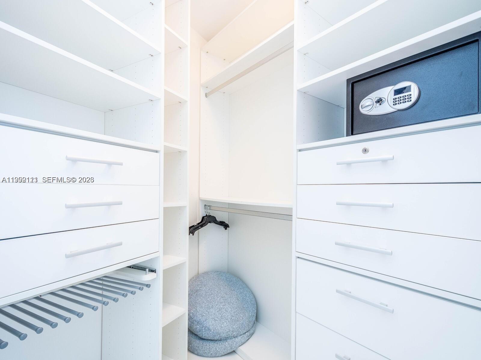 TDR TOWER II CONDO - Residential