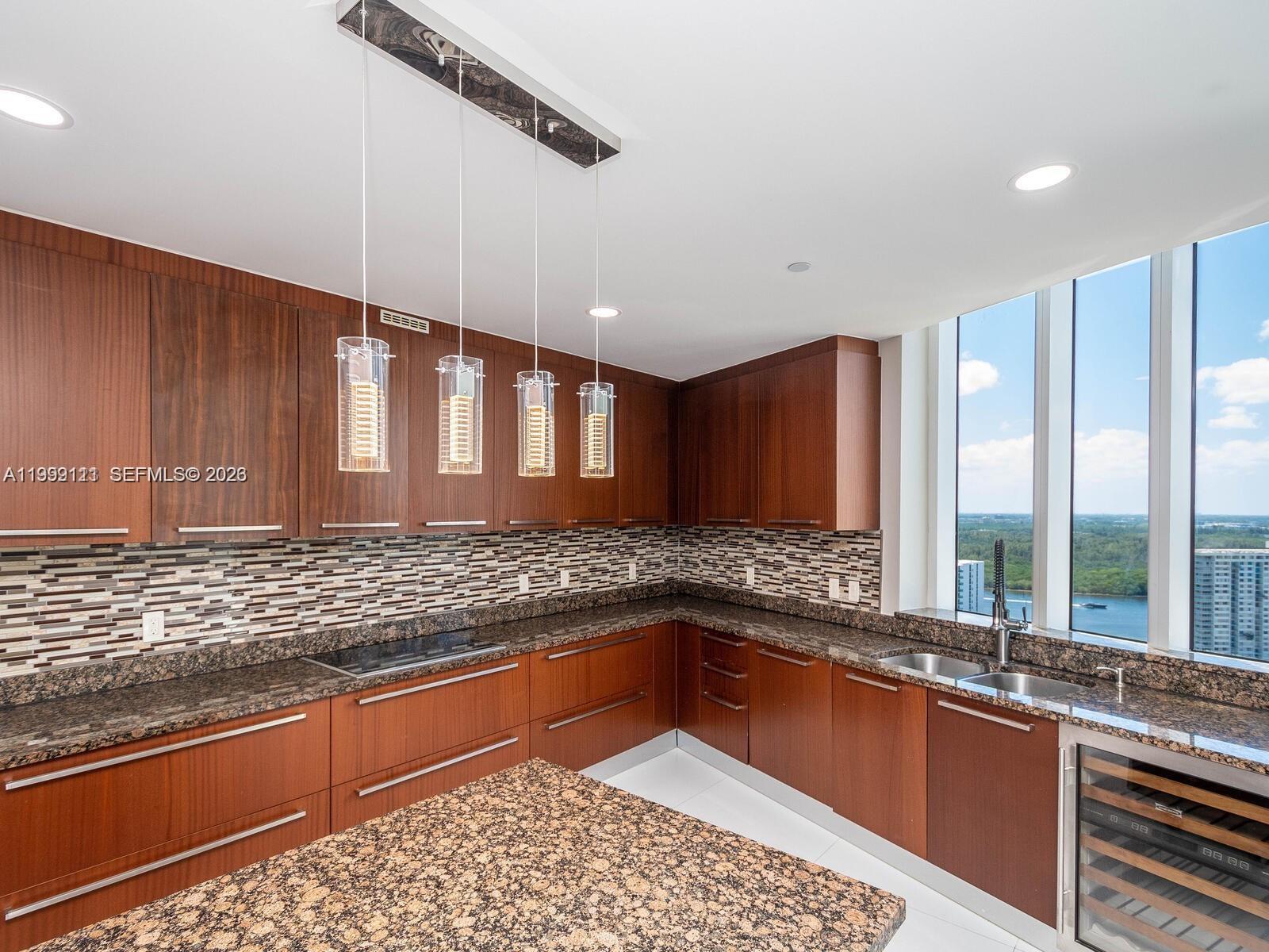 TDR TOWER II CONDO - Residential