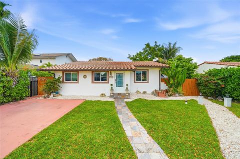 Photo of 4331 SW 7th St, Miami, FL 33134 (MLS # A12005502)