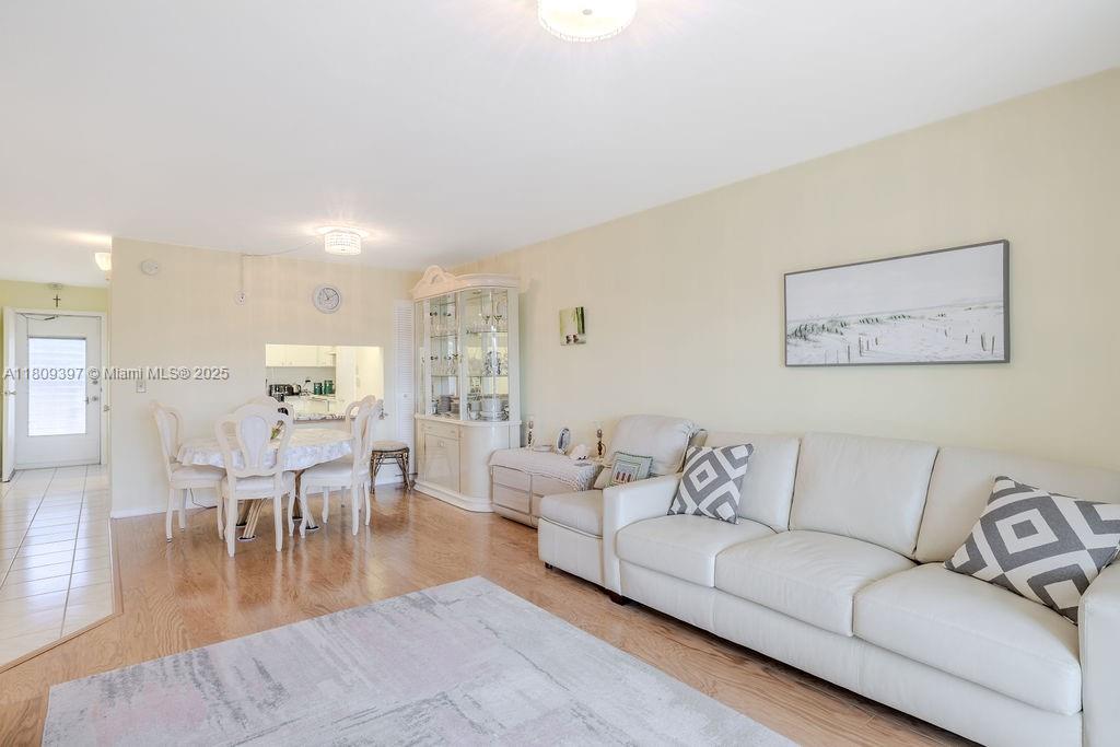 RIVERVIEW - Residential