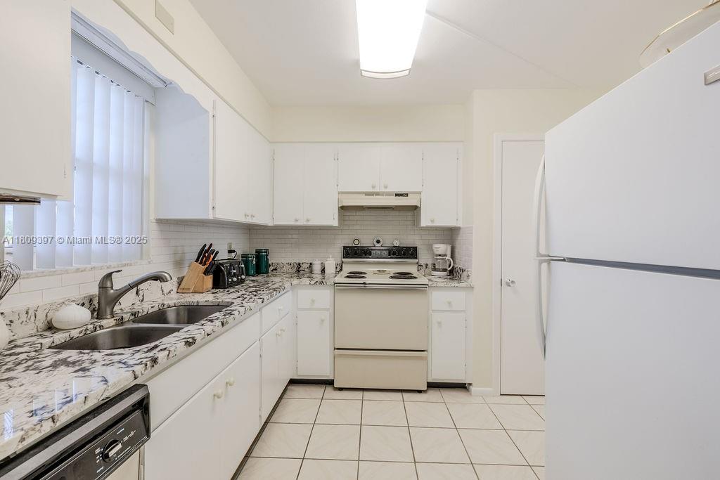 2333 Indian River Blvd 306