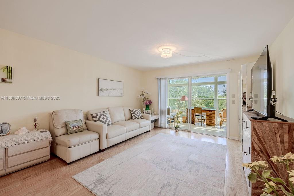 RIVERVIEW - Residential