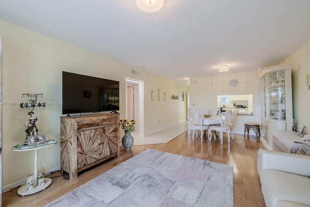 RIVERVIEW - Residential