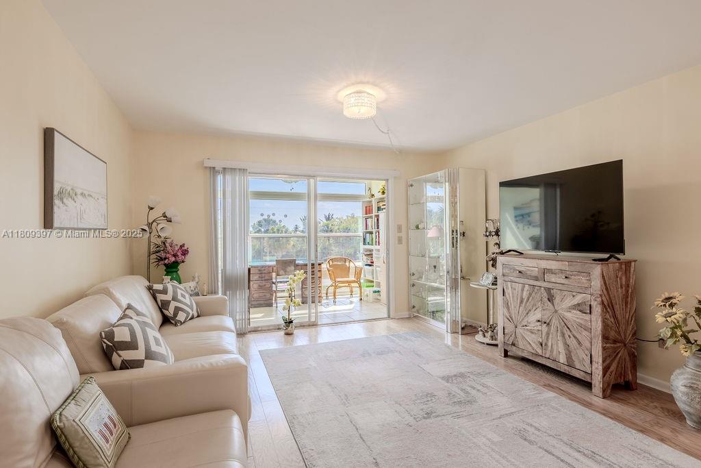 RIVERVIEW - Residential