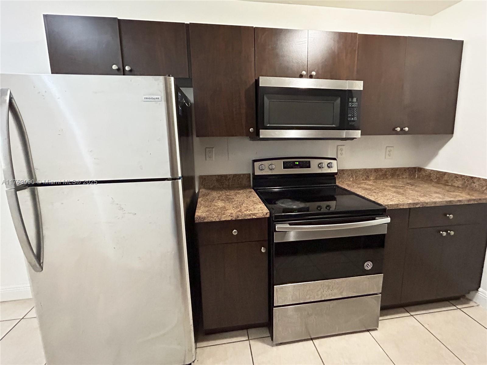 738 Ne 86th St 2, Miami, Broward County, Florida - 1 Bedrooms  
1 Bathrooms - 
