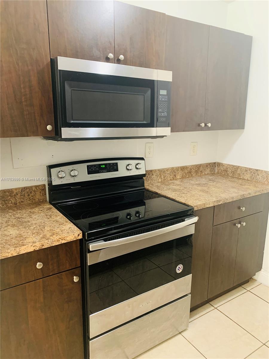 Rental Property at 738 Ne 86th St 2, Miami, Broward County, Florida - Bedrooms: 1 
Bathrooms: 1  - $1,600 MO.