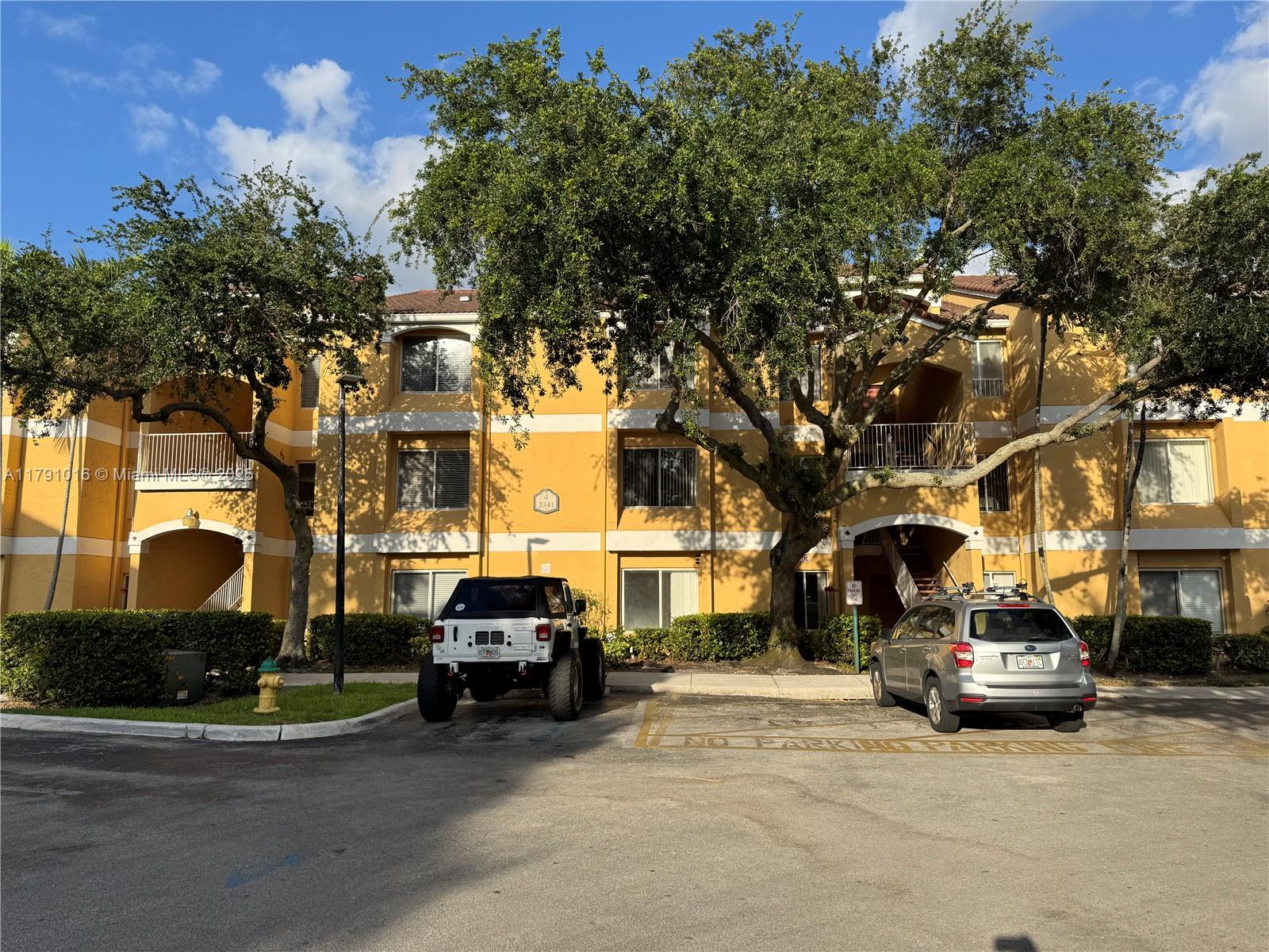 2341 Nw 44 St 404, Oakland Park, Miami-Dade County, Florida - 2 Bedrooms  
2 Bathrooms - 