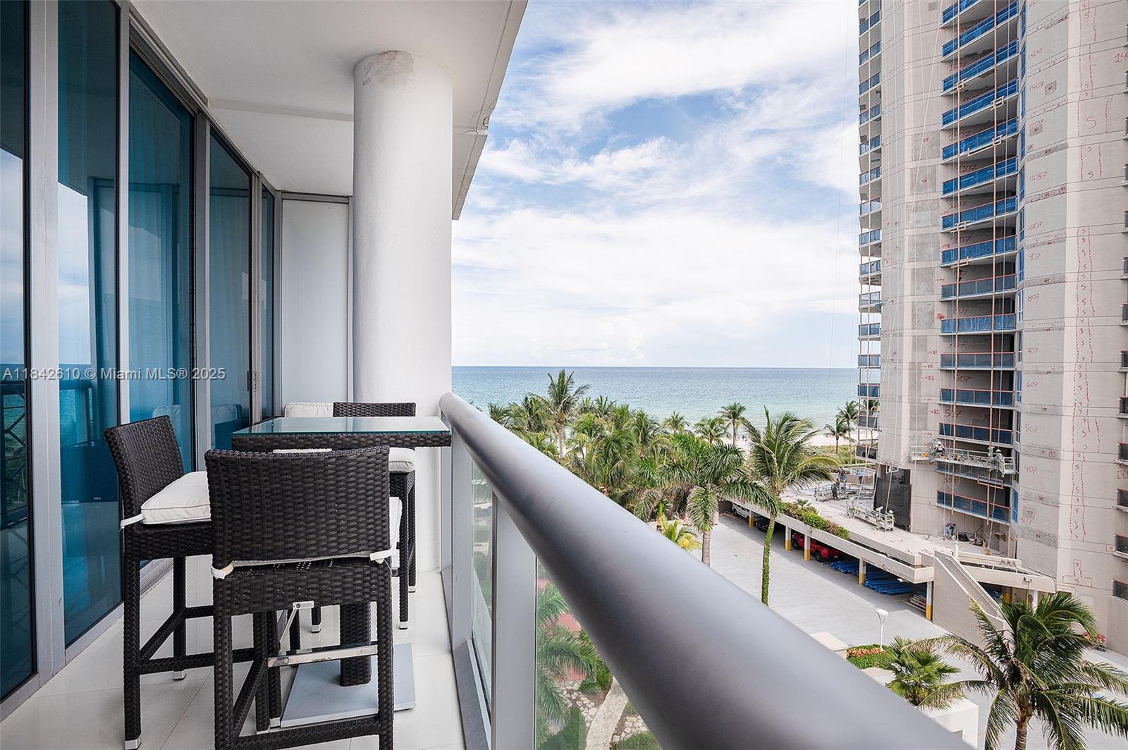 6799 Collins Ave 510, Miami Beach, FL, 33141/$949,000 2 6799 Collins Ave 510