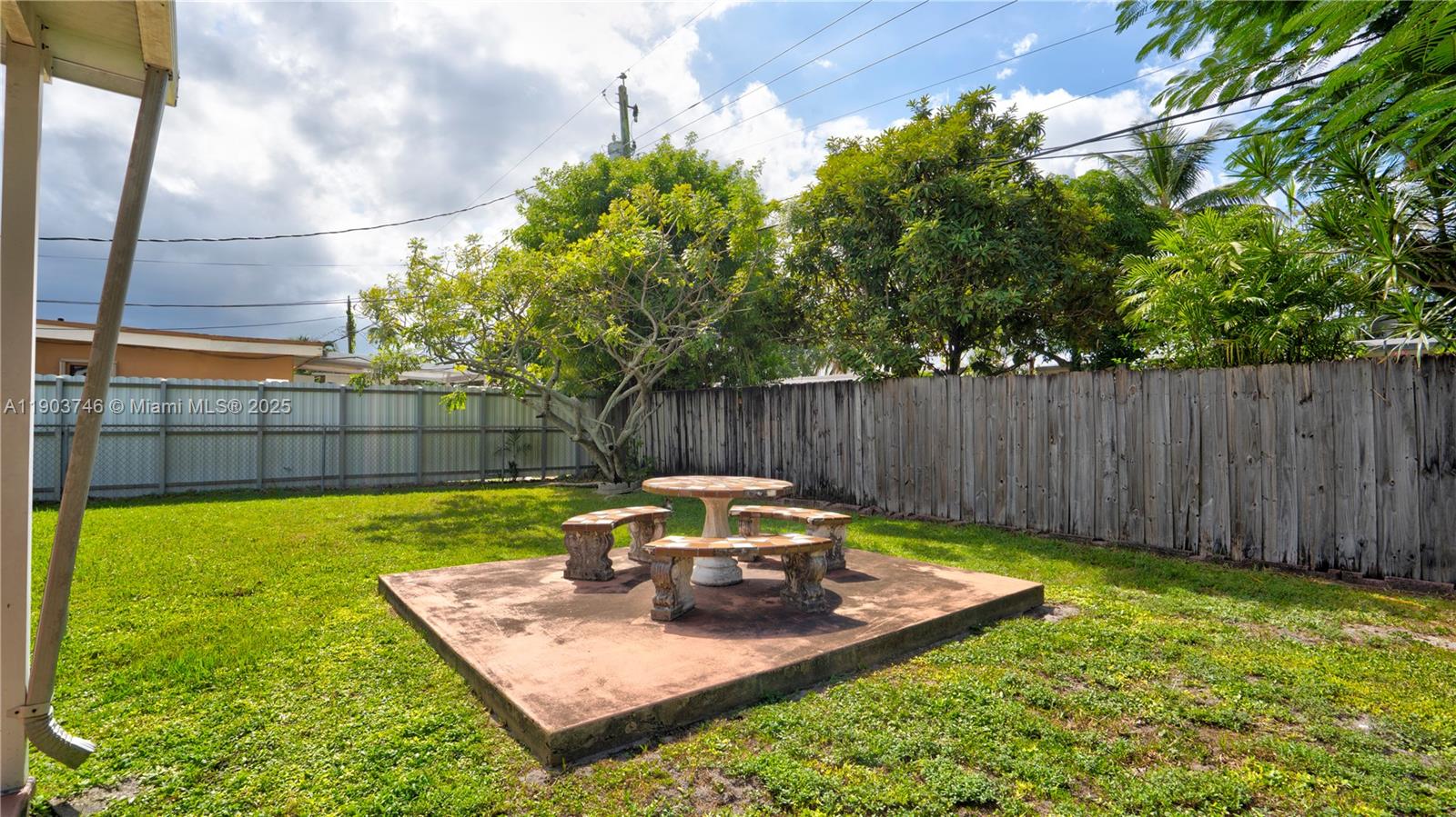 LEE MANOR 2ND ADDN - Residential