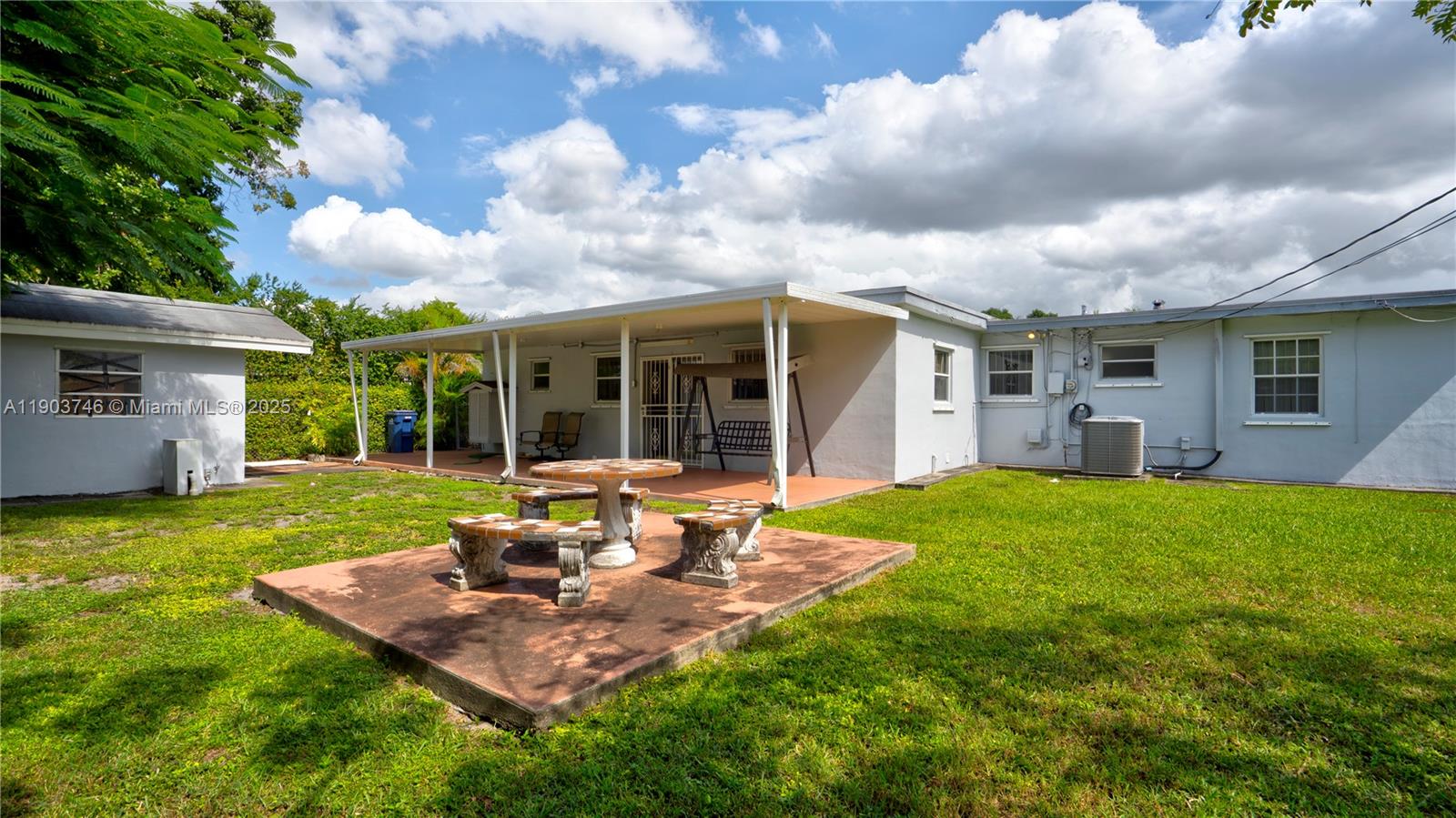 LEE MANOR 2ND ADDN - Residential