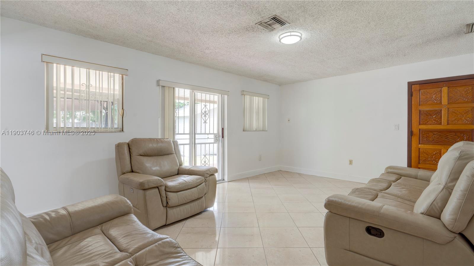 LEE MANOR 2ND ADDN - Residential