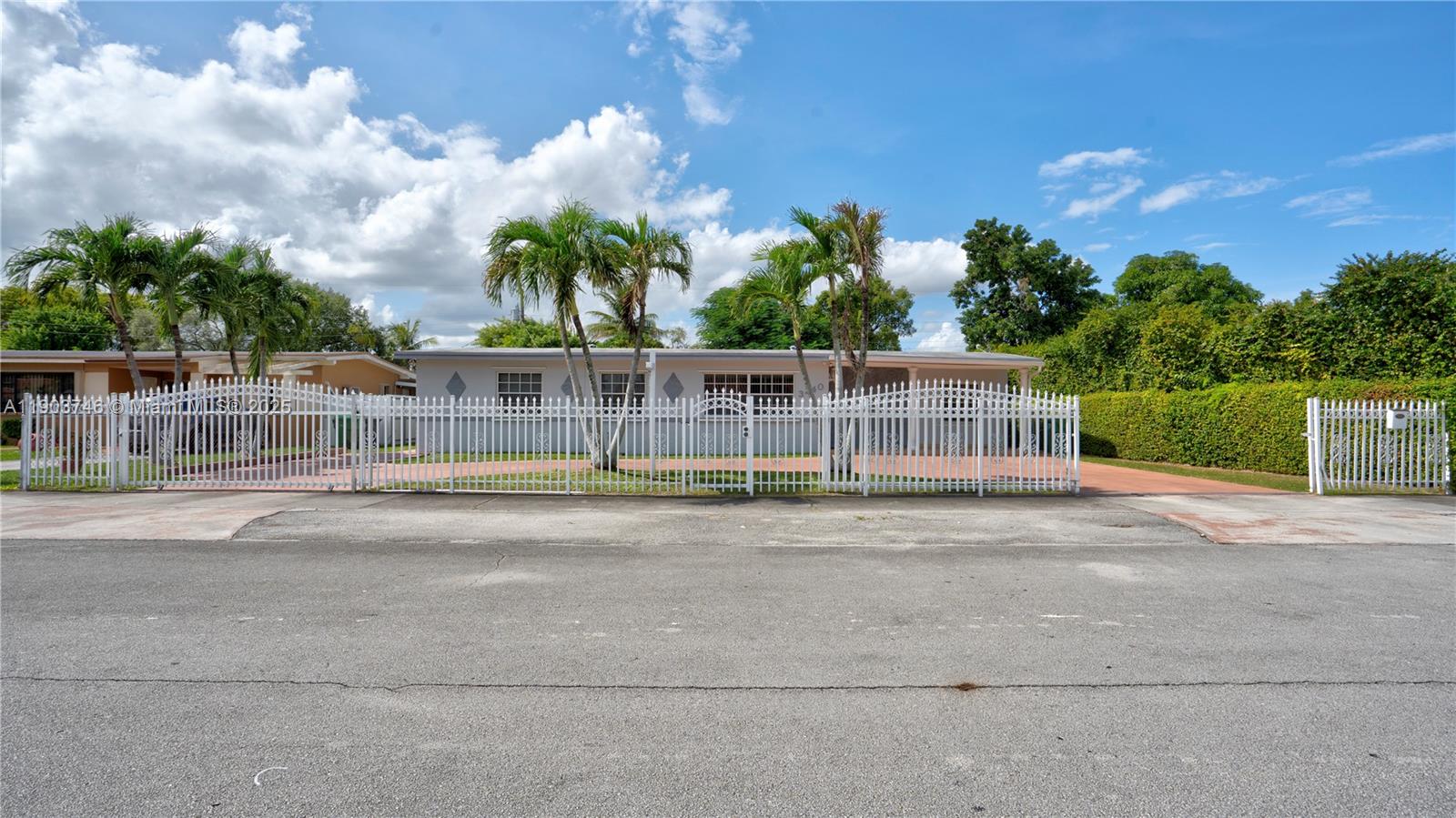 LEE MANOR 2ND ADDN - Residential