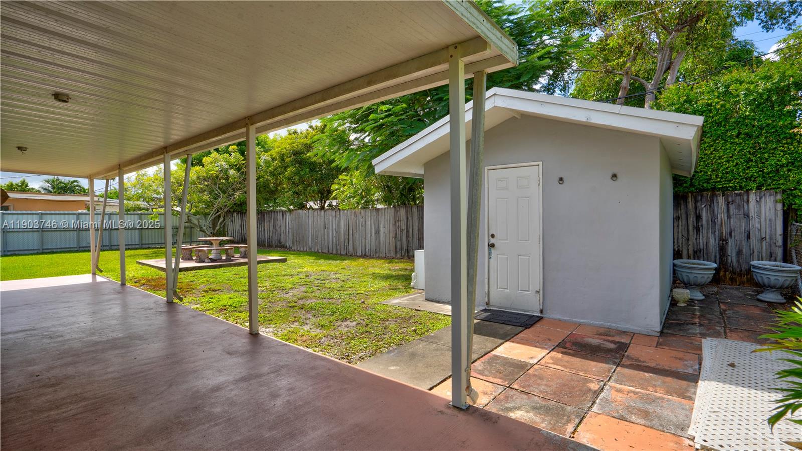 LEE MANOR 2ND ADDN - Residential