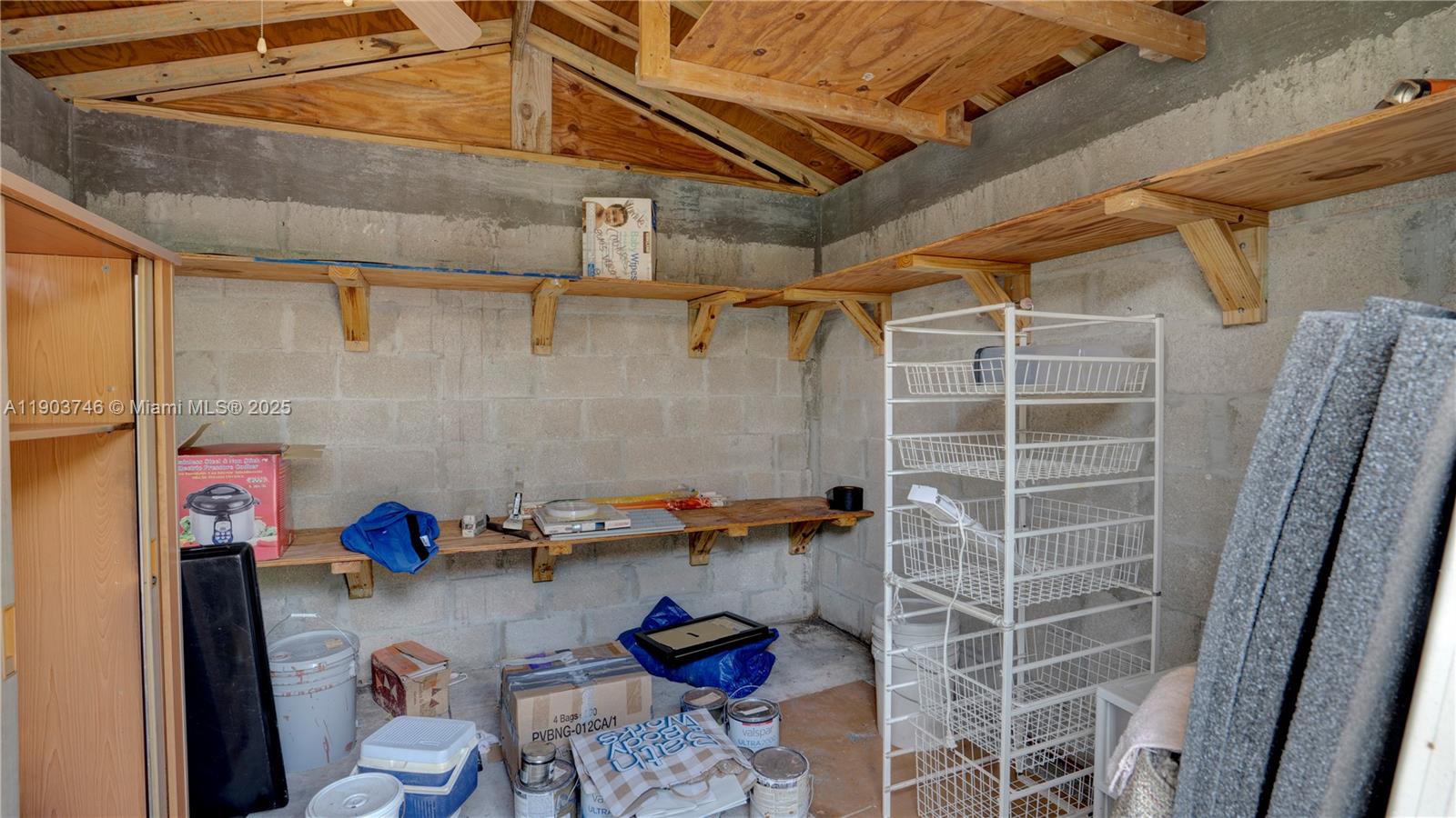 LEE MANOR 2ND ADDN - Residential