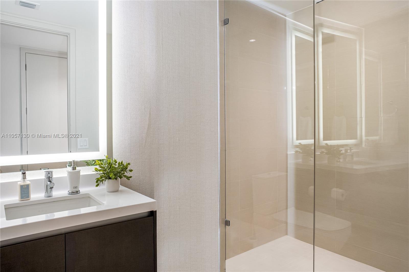 PARAMOUNT MIAMI WORLDCENT - Residential