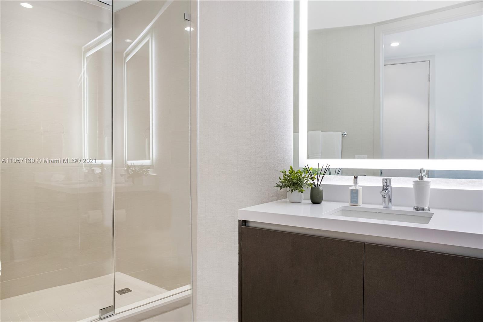 PARAMOUNT MIAMI WORLDCENT - Residential