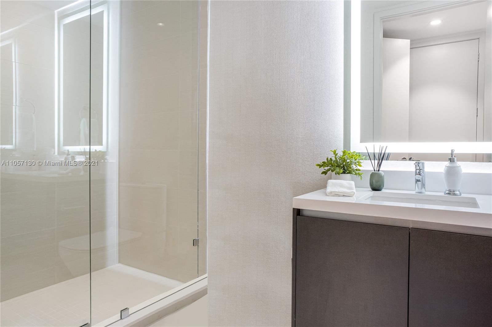 PARAMOUNT MIAMI WORLDCENT - Residential