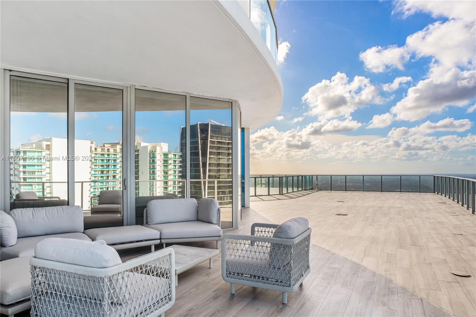 PARAMOUNT MIAMI WORLDCENT - Residential