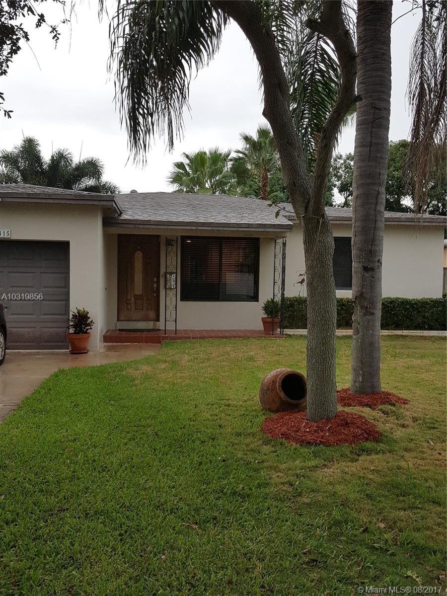 HOLLYWOOD LITTLE RANCHES - Residential