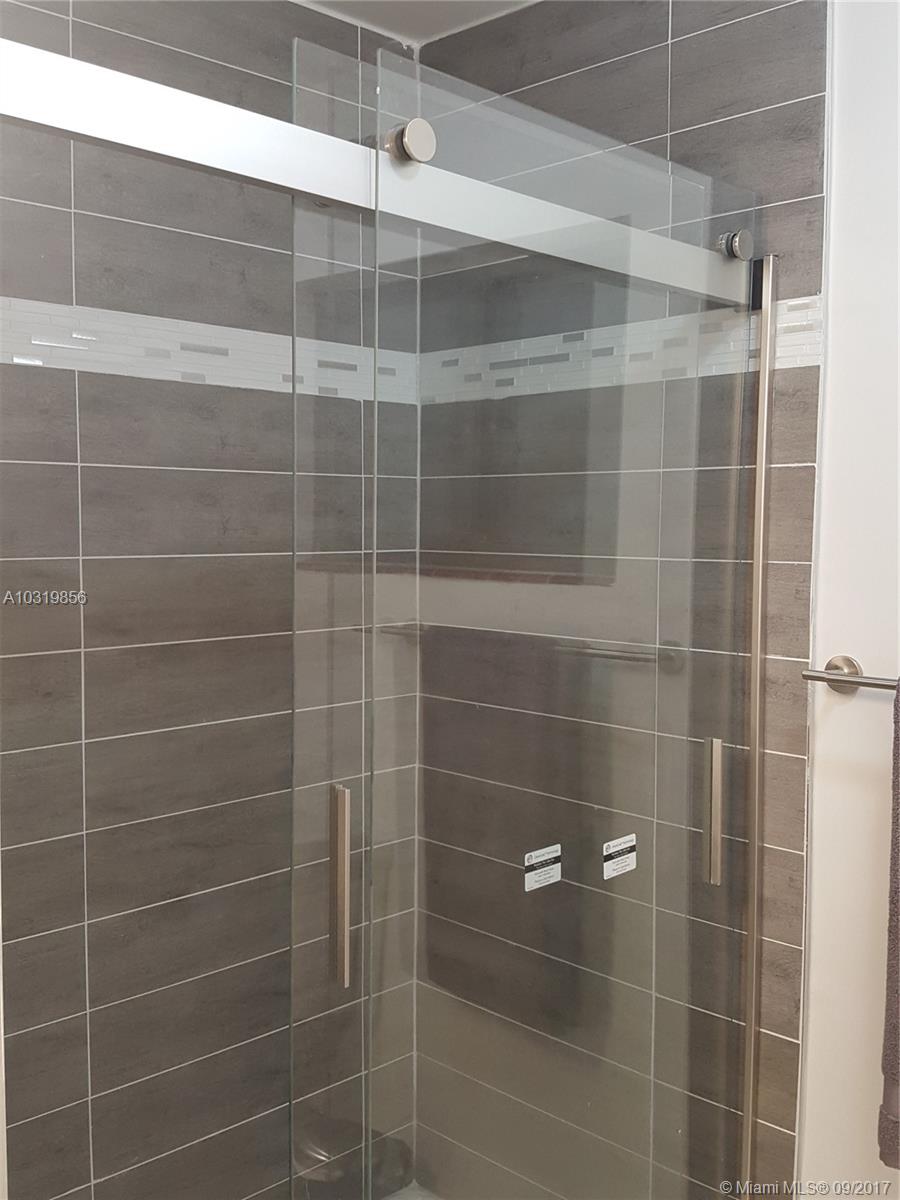 HOLLYWOOD LITTLE RANCHES - Residential