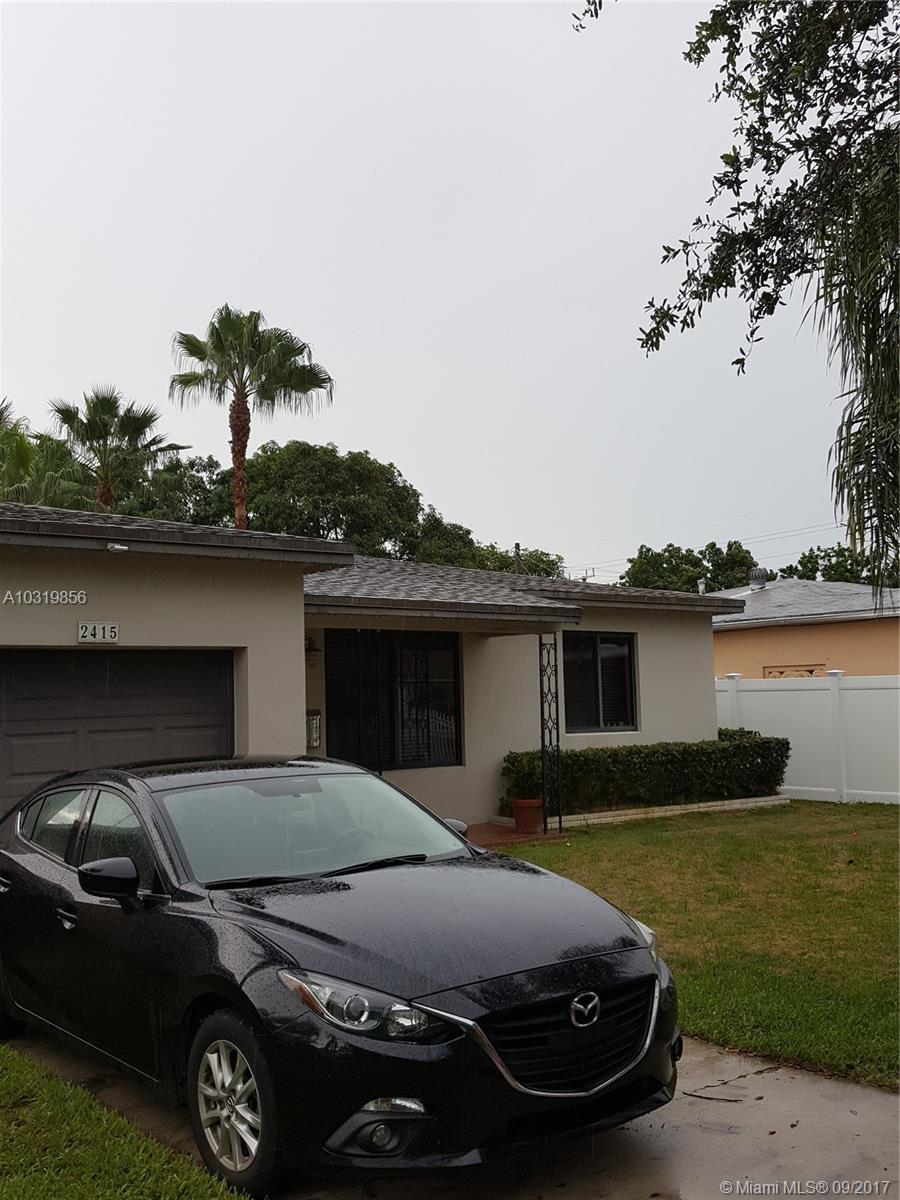 HOLLYWOOD LITTLE RANCHES - Residential