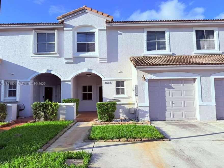 Discover this beautifully updated 3-bedroom, 2.5-bath townhouse nestled within the exclusive gated community of Pembroke Shores. Enjoy a modern chef’s kitchen with stainless steel appliances, open-concept living areas with soaring ceilings, a private patio perfect offering seamless indoor-outdoor living.
The primary suite offers a spa-inspired bathroom and a spacious walk-in closet, while the 1-car garage provides ample space for parking and storage. Residents can indulge in resort-style amenities including a sparkling pool, meticulously landscaped grounds, and 24-hour security.
Ideally situated near fine dining, upscale shopping, and major highways, this home blends comfort, style, and convenience for modern living.