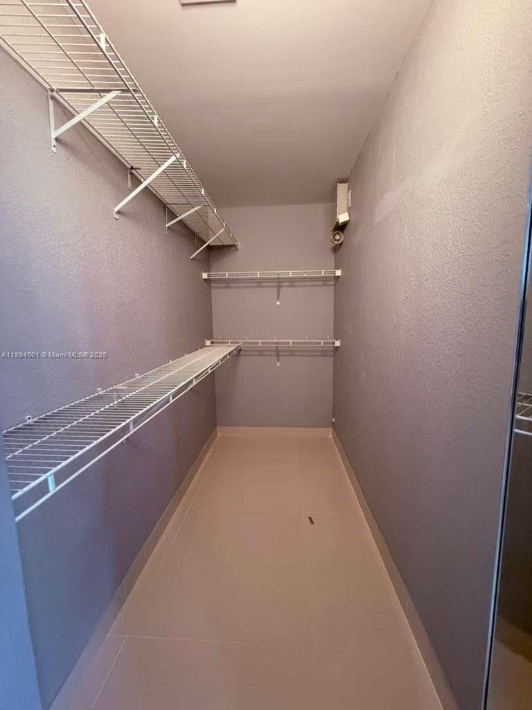 PEMBROKE SHORES - Residential Lease