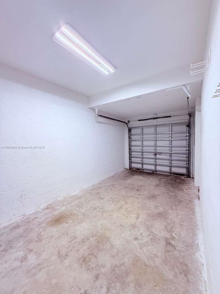 PEMBROKE SHORES - Residential Lease