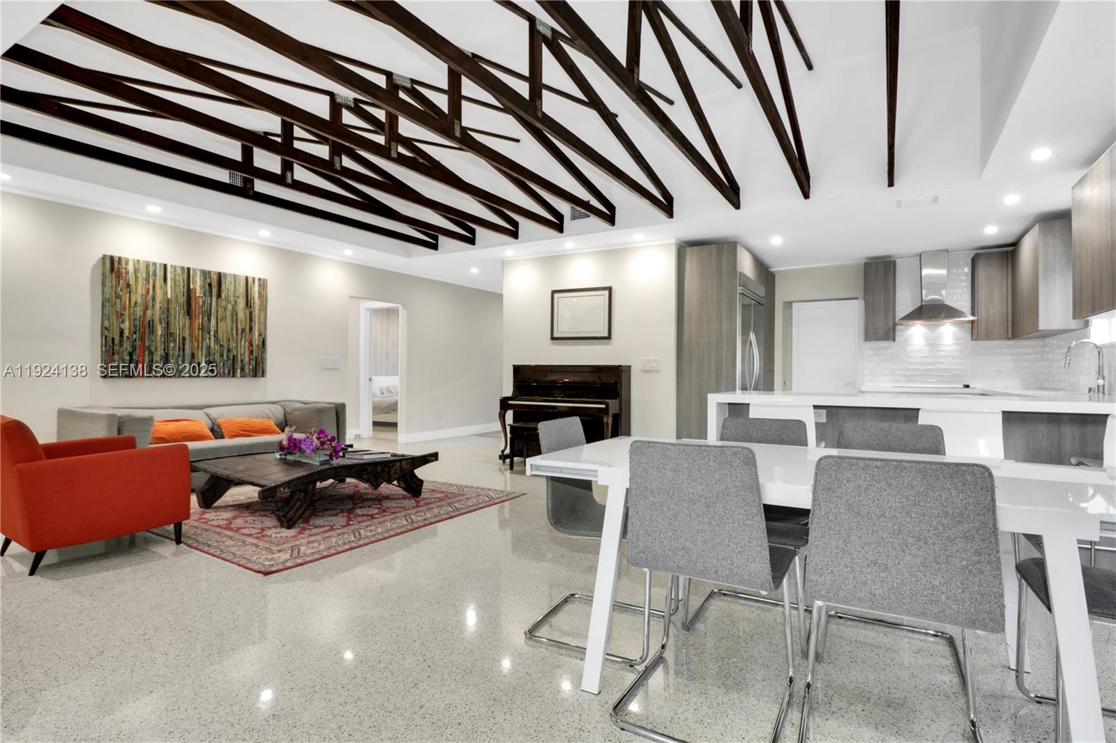 ALTOS DEL MAR NO 4 - Residential