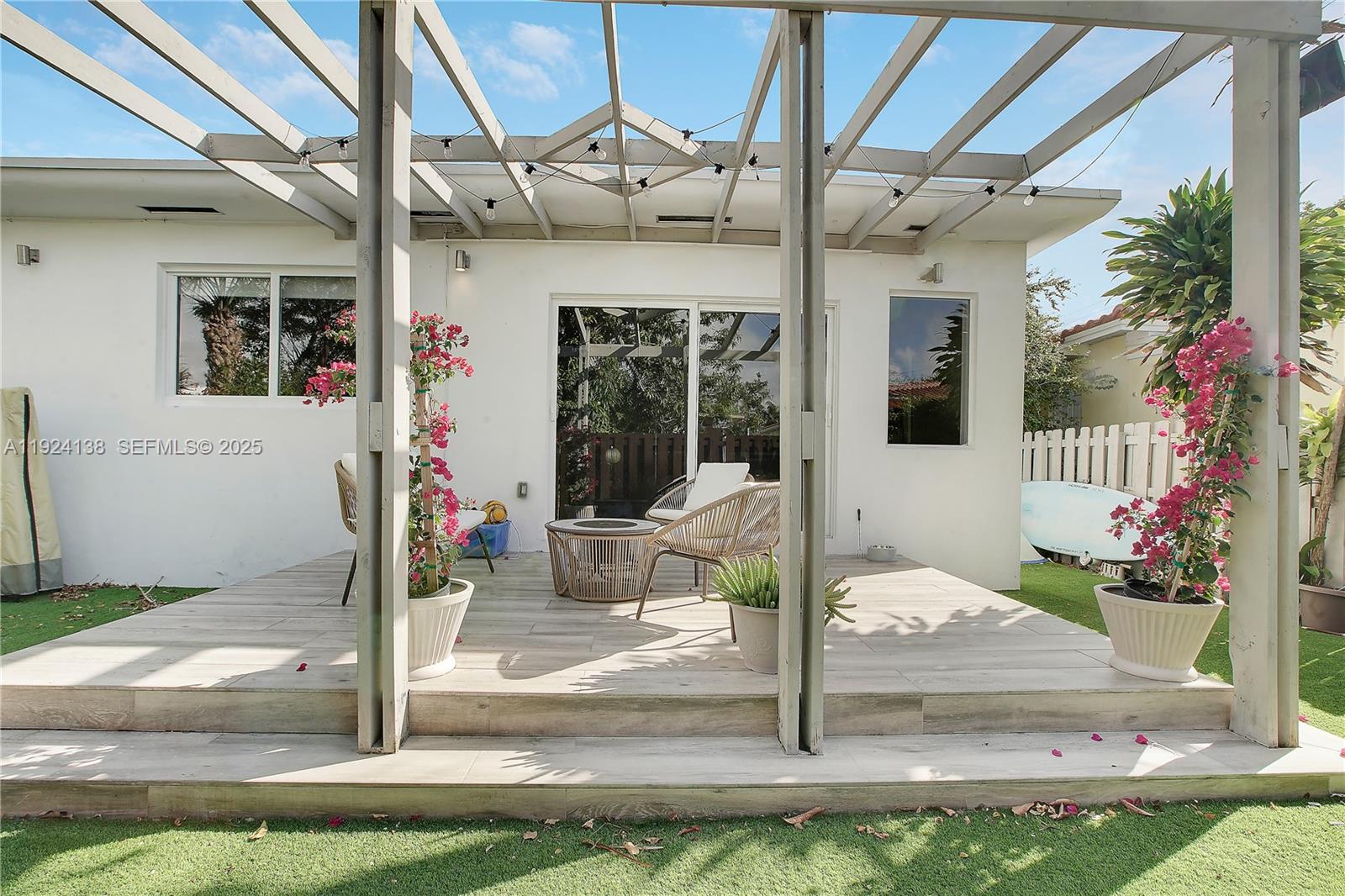 ALTOS DEL MAR NO 4 - Residential