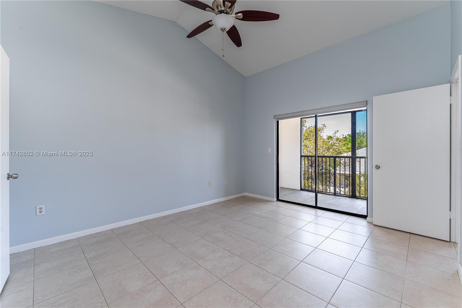 MARINA OAKS CONDO - Residential