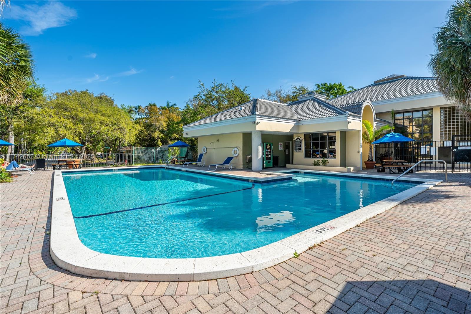 MARINA OAKS CONDO - Residential