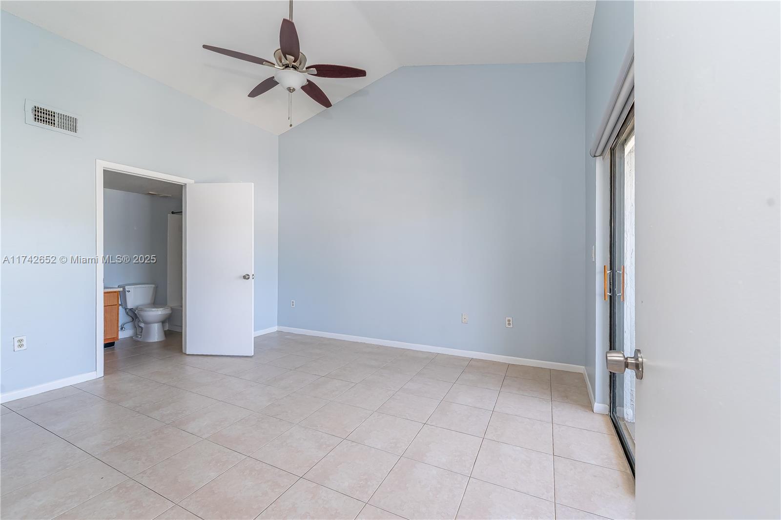 2445 SW 18th Ter 706