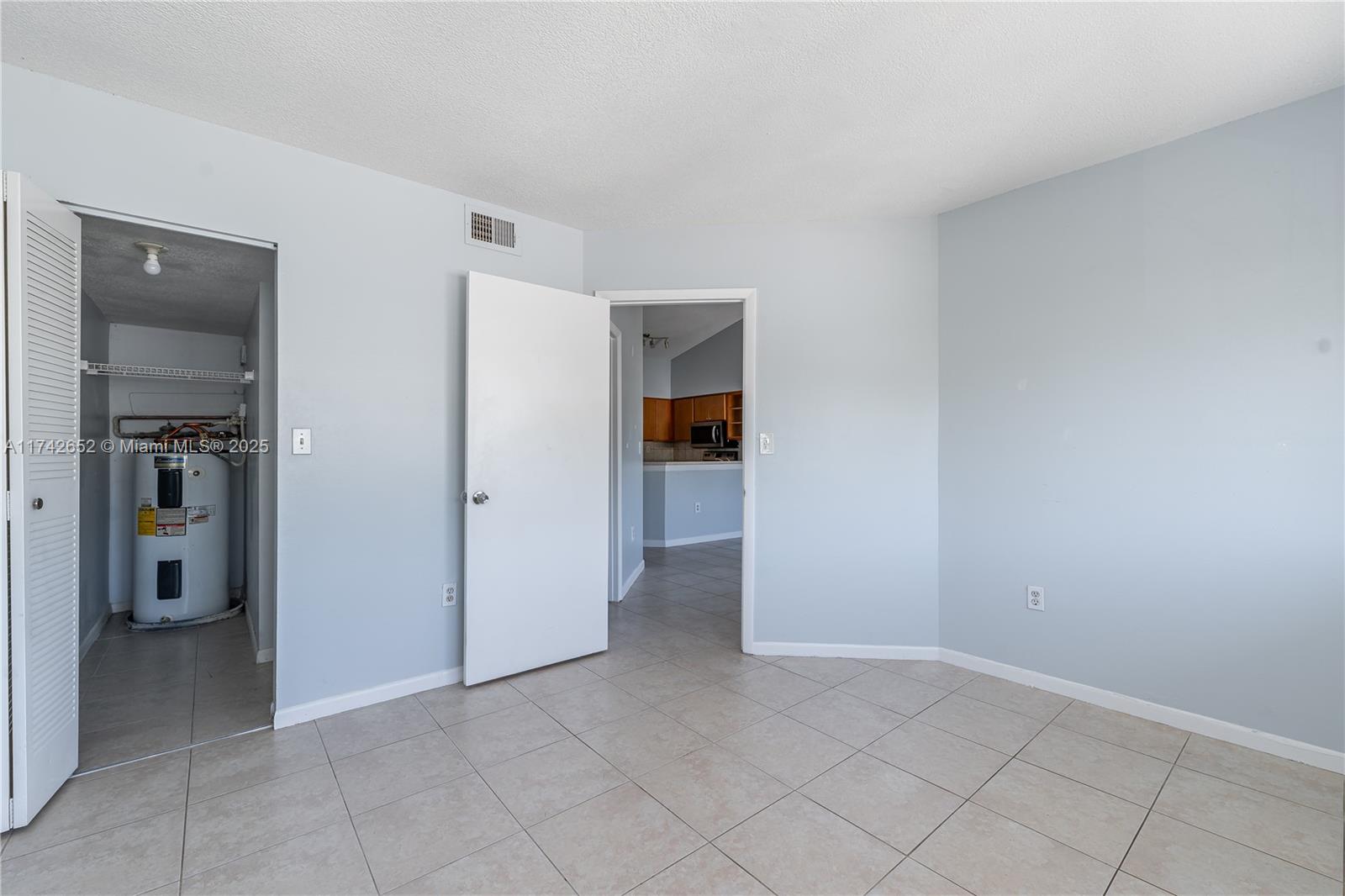 MARINA OAKS CONDO - Residential